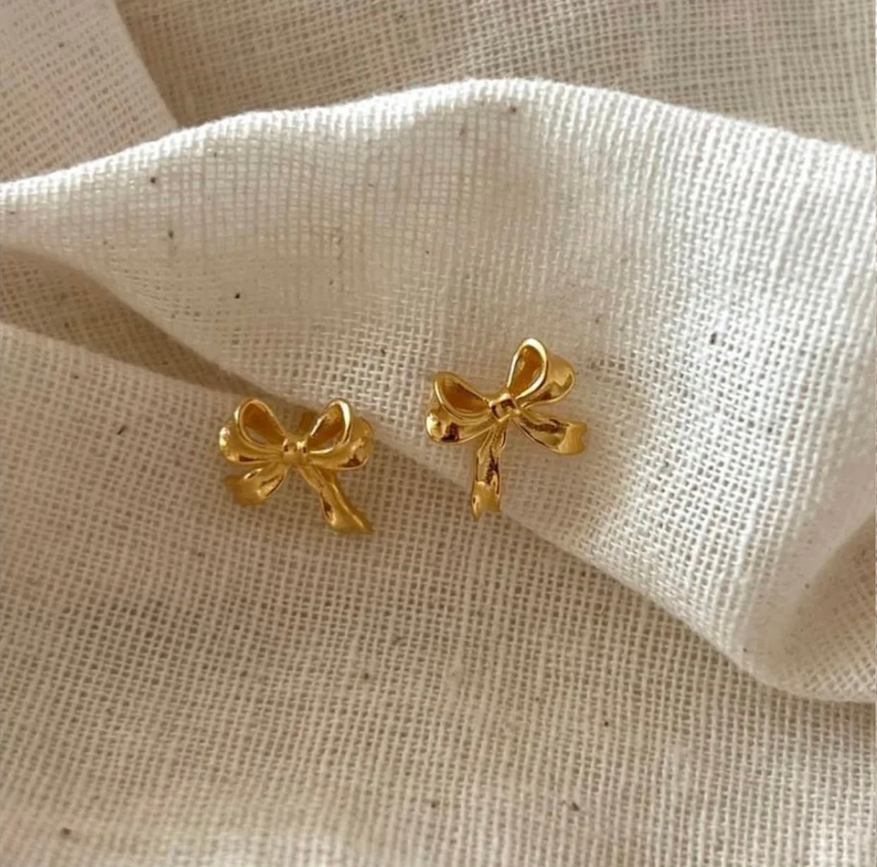 Adorable Bow Studs
