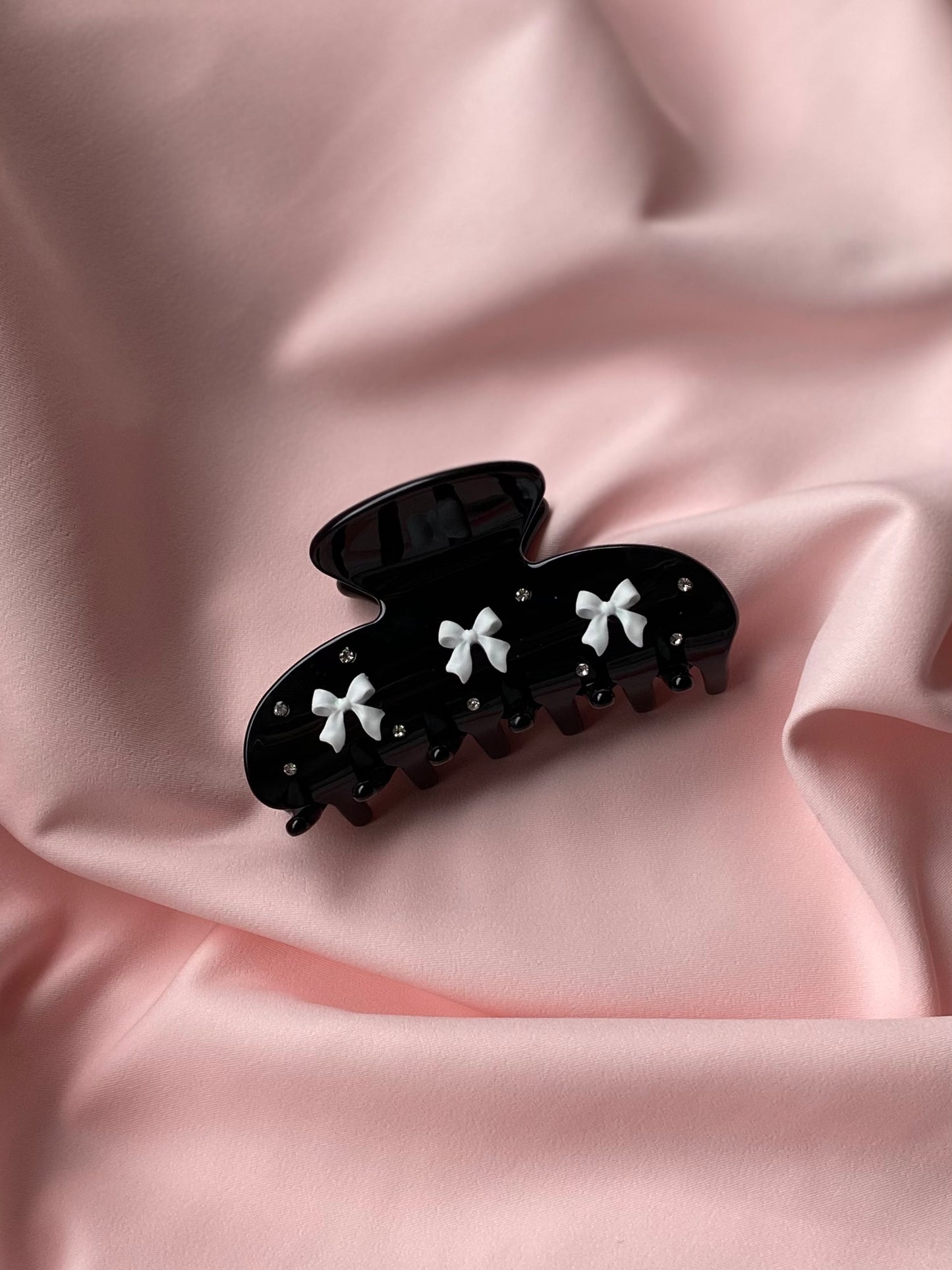 Black and White Bow Hair Claw
