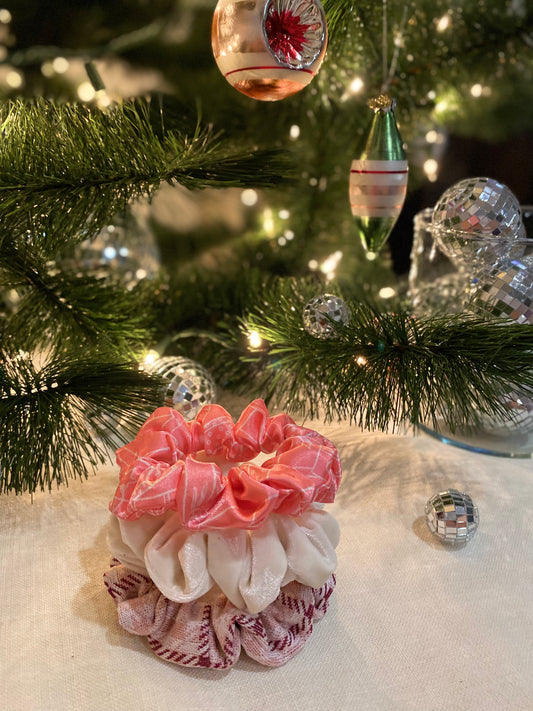 Pink Present Mini Scrunchie Ornament Set