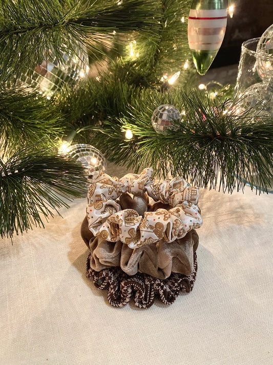 Gingerbread Mini Scrunchie Ornament Set