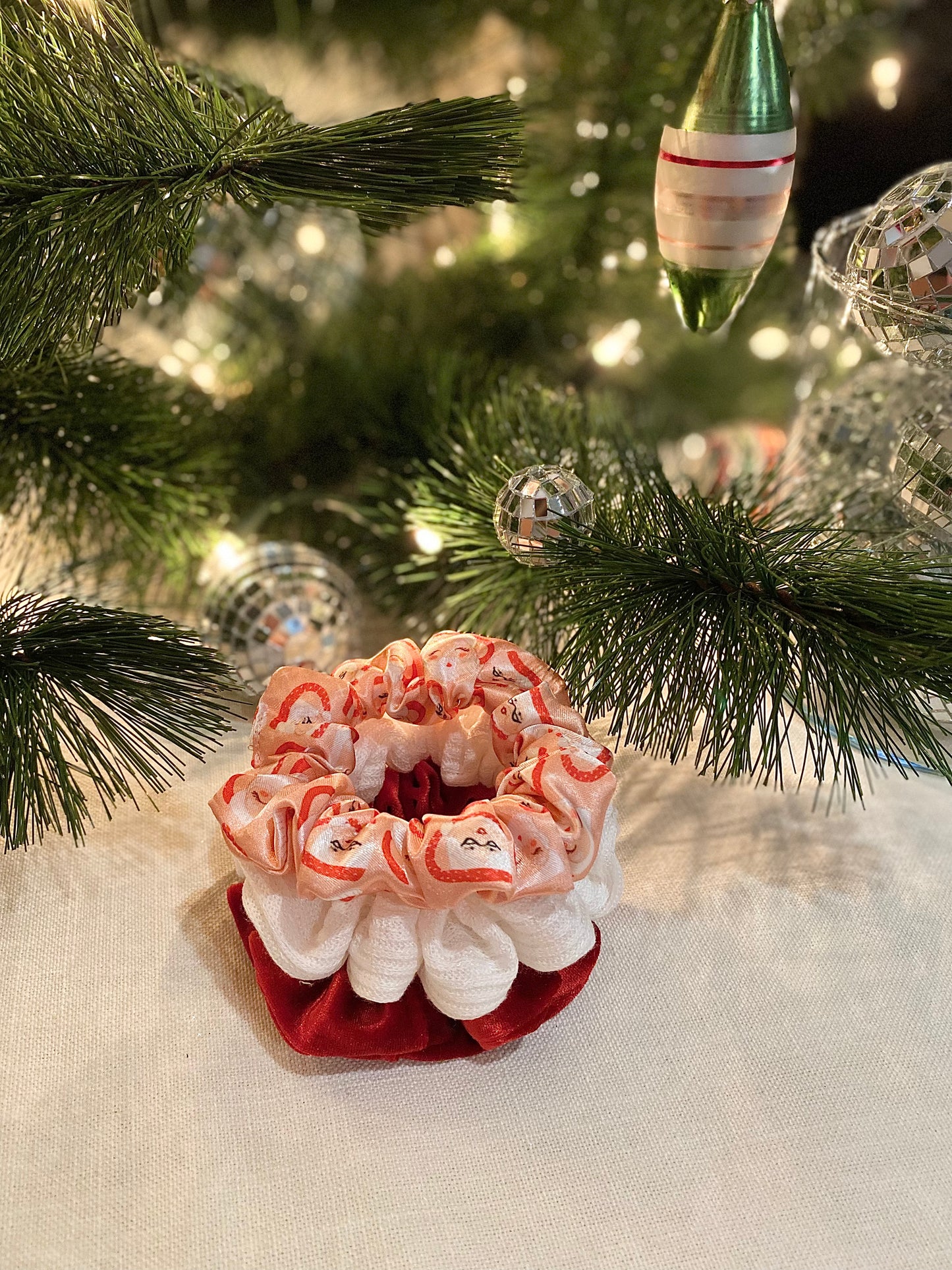 Mrs Clause + Santa Mug Mini Scrunchie Ornament Set