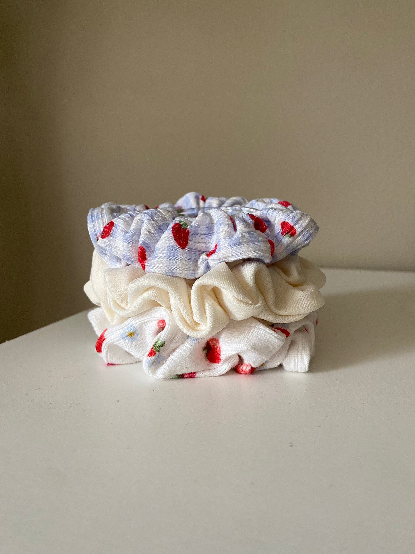 Strawberry Shortcake Mini Scrunchie Set