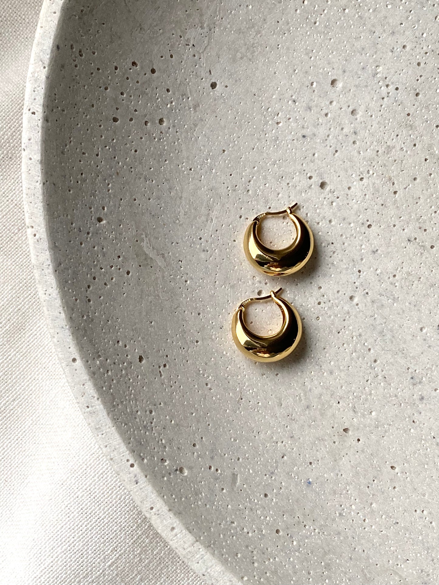 Elizabeth Hoop Earrings