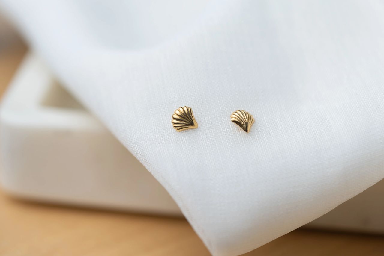 Shell Studs